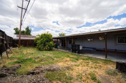 2067 Evelyn Ave, San Jose CA 95122-1611 exterior