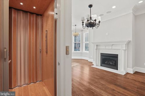 420 3rd St, Washington DC  20003-1930 exterior