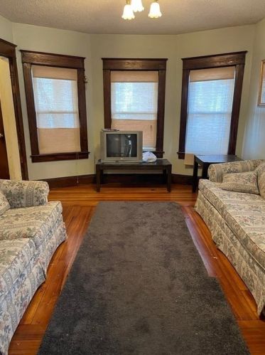 56 Kenyon St, Springfield MA 01109-3014 exterior