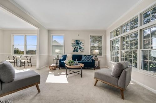 11 Bakley Ter, Town Center NJ  07052-2169 exterior