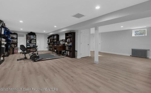 165 New Monmouth Rd, Middletown NJ  07748-2232 exterior