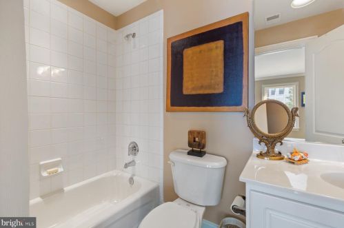 393 Cameron Sta Blvd, Alexandria VA 22304-8681 exterior