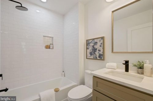 2410 37th St, Washington DC  20007-1835 exterior