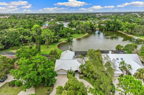 550 Bald Eagle Dr, Naples FL 34105-7407 exterior