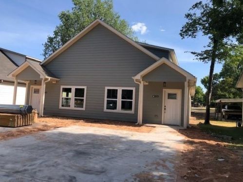 126 Bond St, Denison, TX 75021-2525