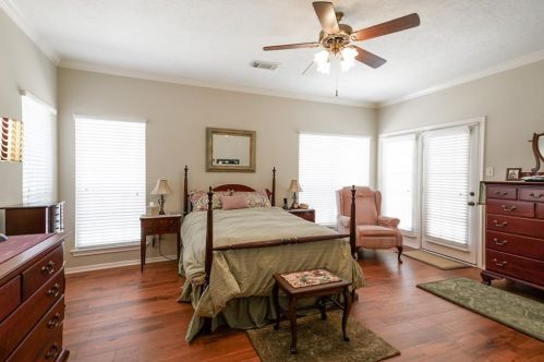 3218 Redwood Lake Dr, Humble TX 77345-1128 exterior