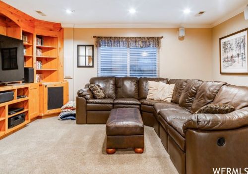 2986 9800, Sandy UT 84092-4216 exterior