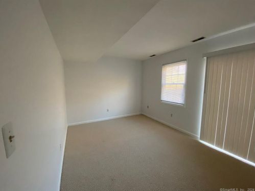 17 Cornerstone Dr, Derby, CT 06418-1145