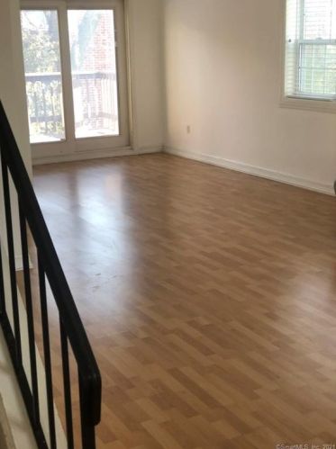 14 Fairview Ave, Norwalk CT 06850-3735 exterior