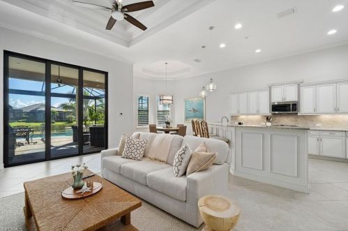 6522 Roma Way, Naples FL  34113-1719 exterior