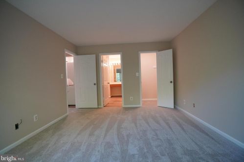 4503 Hazeltine Ct, Alexandria VA 22312-3206 exterior