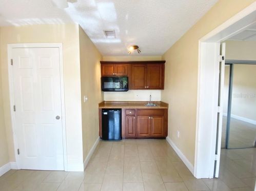 2501 Lincoln Ave, Tampa FL  33607-2116 exterior