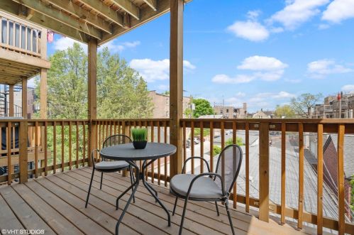 1414 Byron St, Chicago IL  60613-2882 exterior