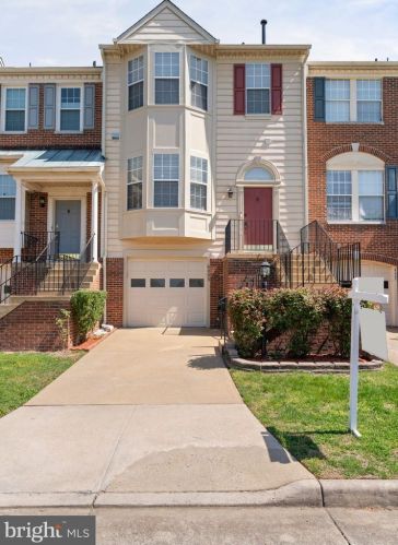 6005 Kestner Cir, Alexandria VA  22315-4834 exterior
