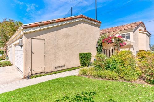 400 Pinehurst Ct, Fullerton CA 92835-2734 exterior