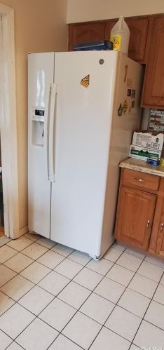 21 Grove St, Valley Stream NY  11580-5941 exterior