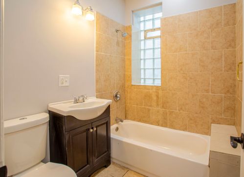 614 Lockwood Ave, Chicago IL 60638-1712 exterior