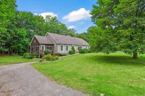 44 Lacona Dr, Patterson, NY 12563-2023