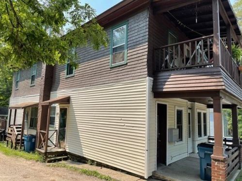 1402 Main St, Kalamazoo MI  49048-1876 exterior