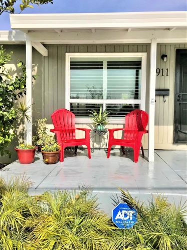 911 School St, Folsom, CA 95630-2821