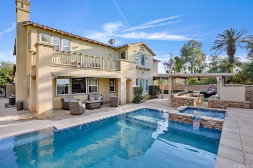 12612 Sierra Creek Dr, Riverside CA 92503-8453 exterior