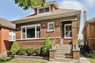 5724 Pensacola Ave, Chicago, IL 60634-1721