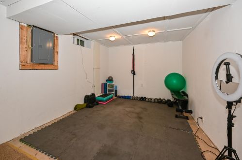 8224 52, Milwaukee WI 53223-3517 exterior