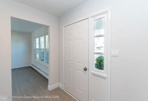 523 Holmes Ave, Lacey NJ  08731-1509 exterior