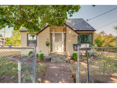228 108th Ave, Portland, OR 97220-4141