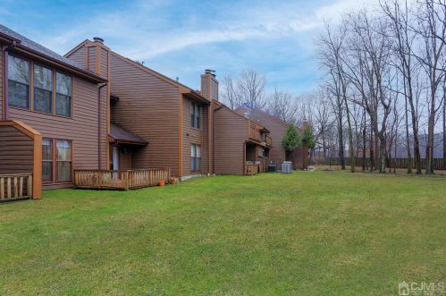 156 Maplewood Ct, Edison NJ 08820-1055 exterior