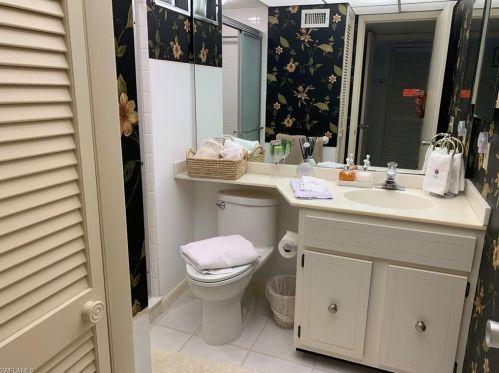 110 Wilderness Dr, Naples FL 34105-2643 exterior