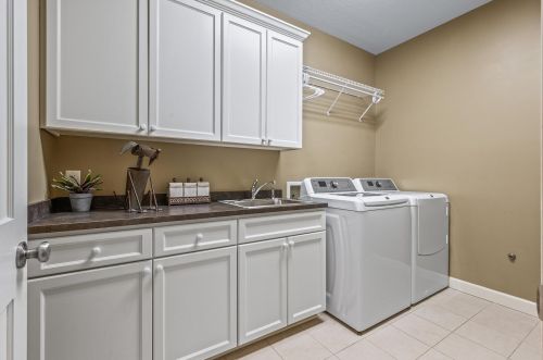 3211 Crestmoor Dr, Saint Paul MN 55125-5010 exterior