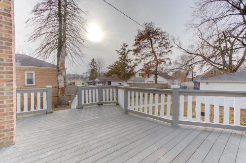 10742 Whipple St, Chicago IL 60655-2008 exterior