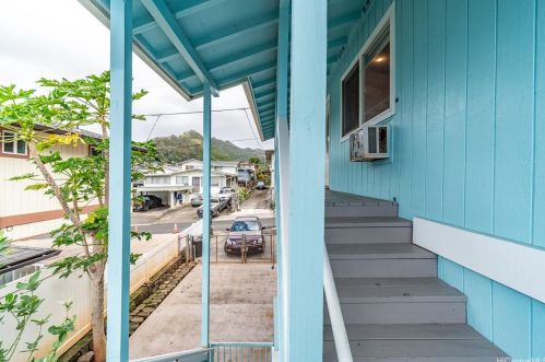 1575 Kilohana St, Honolulu HI 96819-3713 exterior