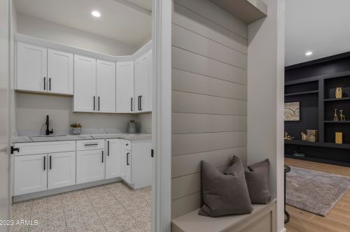 6841 12th Ave, Phoenix AZ  85013-1021 exterior