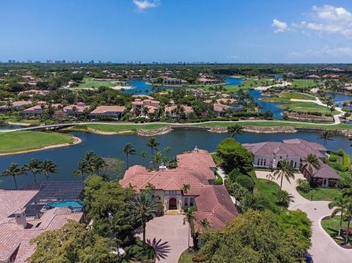 1927 Cocoplum Way, Naples, FL 34105-3065