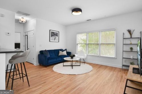 560 Morgan St, Atlanta GA 30308-2821 exterior