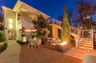 91 Rainey St, Austin TX  78701-4322 exterior