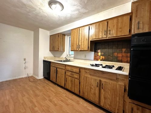 327 Elias Dr, Pittsburgh PA 15235-1710 exterior