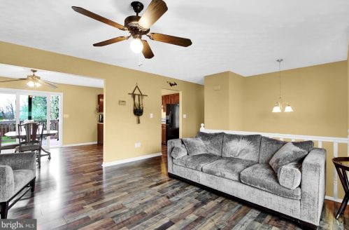 1 Little Knoll Dr, Hanover PA  17331-9280 exterior