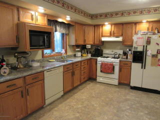 26 Fawnwood Dr, Scranton PA  18504-1056 exterior