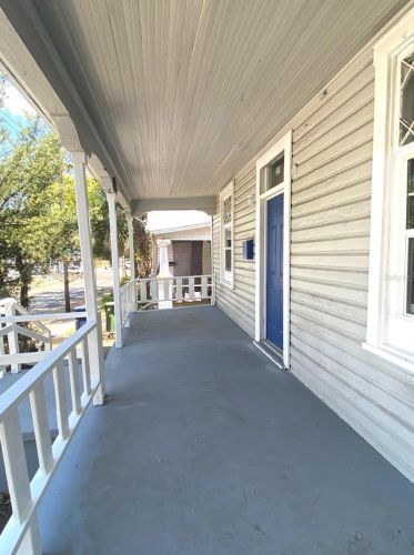 2011 Columbus Dr, Tampa FL  33605-2723 exterior