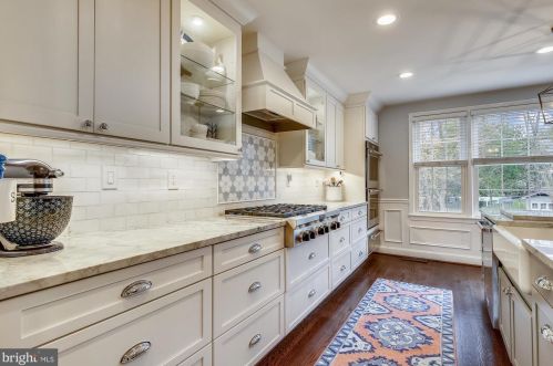 6316 Barrister Pl, Alexandria VA 22307-1214 exterior