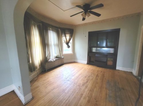 130 9th Ave, Broadview, IL 60153-1332