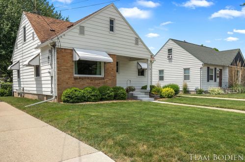 2721 Eastern Ave, Grand Rapids, MI 49507-3606