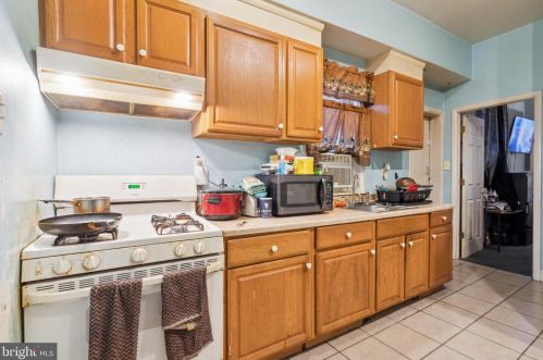 1908 19 St, Philadelphia PA 19145-2812 exterior