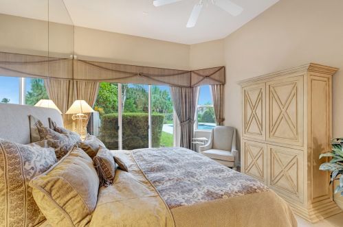 56 Is Dr, Boynton Beach FL 33435-3338 exterior