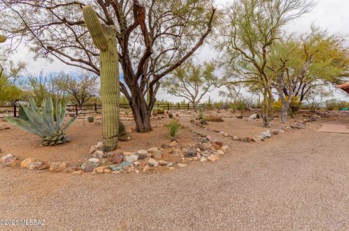 4578 Camino De Ln Codorniz, Tucson AZ 85745-9592 exterior