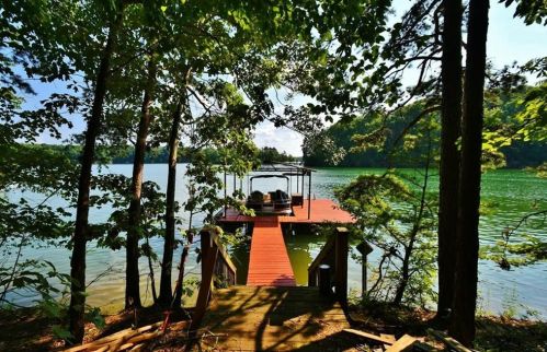 2724 Northlake Rd, Gainesville GA 30506-1835 exterior