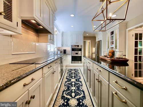 12 Michele Dr, Media PA 19063-1029 exterior